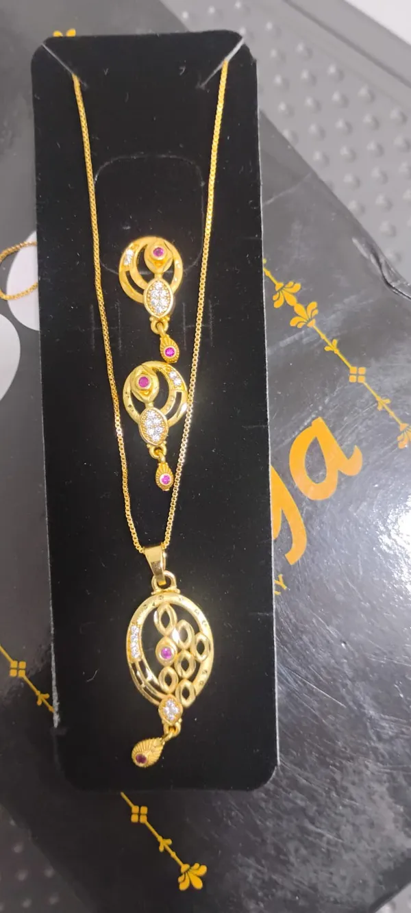 Gold_Plated_Pendant_Necklace_And_Earrings_Set_With_Pink_Stones