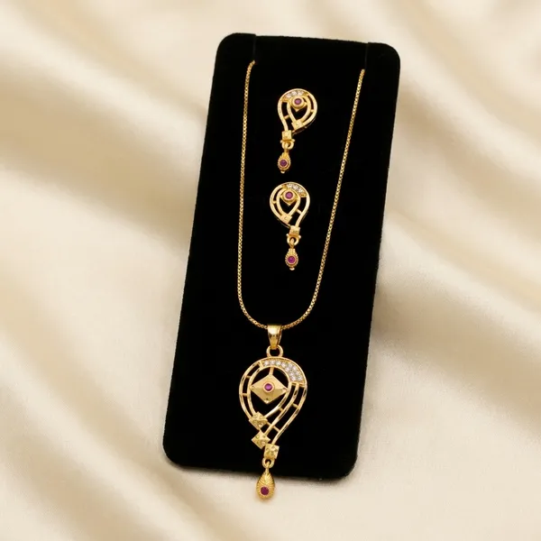 Gold_Plated_Teardrop_Pendant_Necklace_Set_With_Matching_Earrings