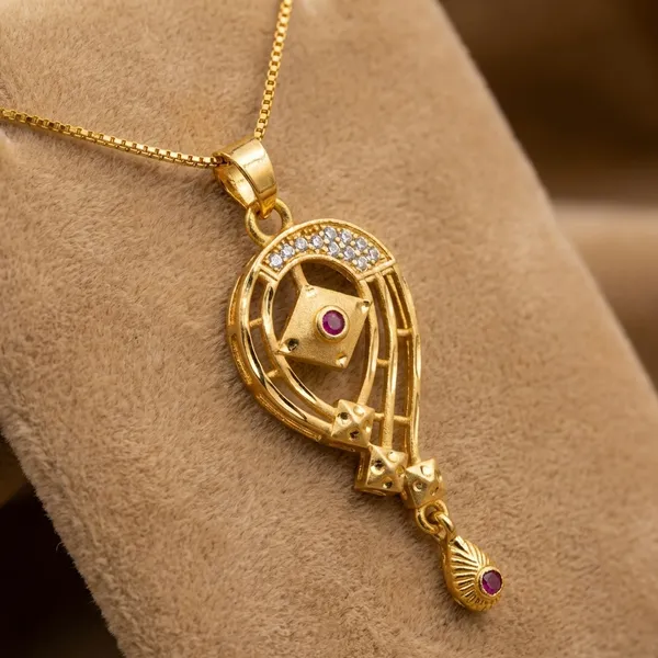 Gold_Plated_Teardrop_Pendant_Necklace_Set_With_Matching_Earrings