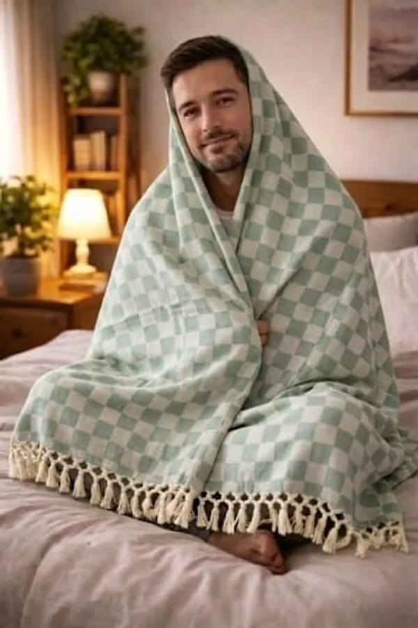 Bottle_Green_3D_Lightweight_Yet_Warm_Ac_Comforter