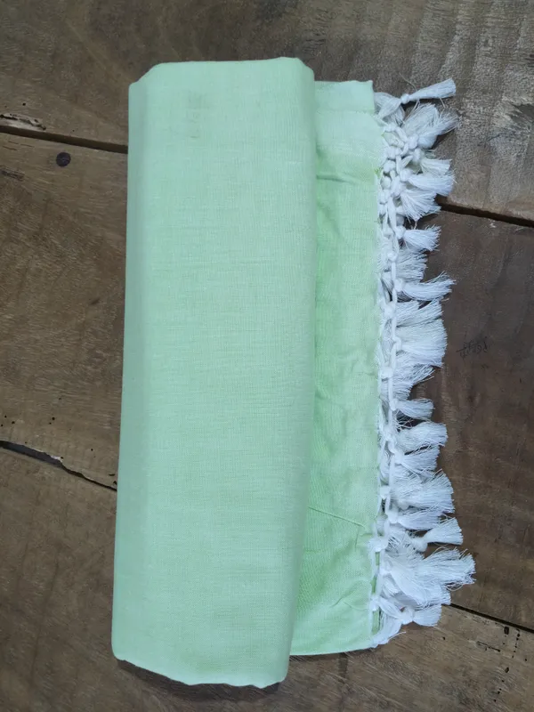 Green_Lightweight_Yet_Warm_Ac_Comforter