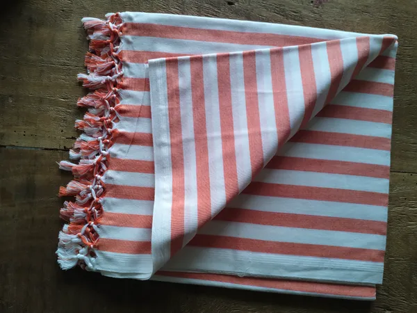Dull_Chader_Orange_Strip_Ac_Comforter