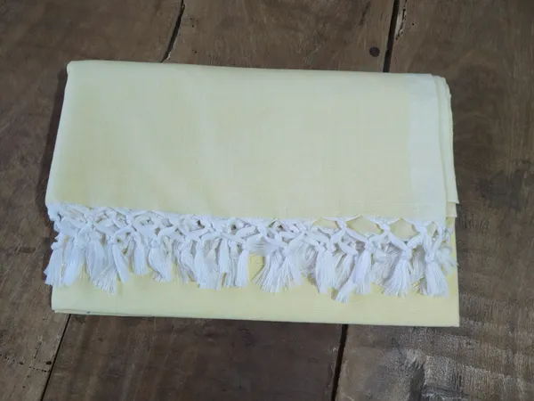 Soft_Lemon_Yellow_Blanket_With_Comforter