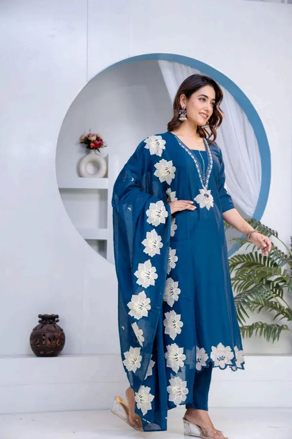 Anarkali_Suit_Blue_Floral_Embroidered