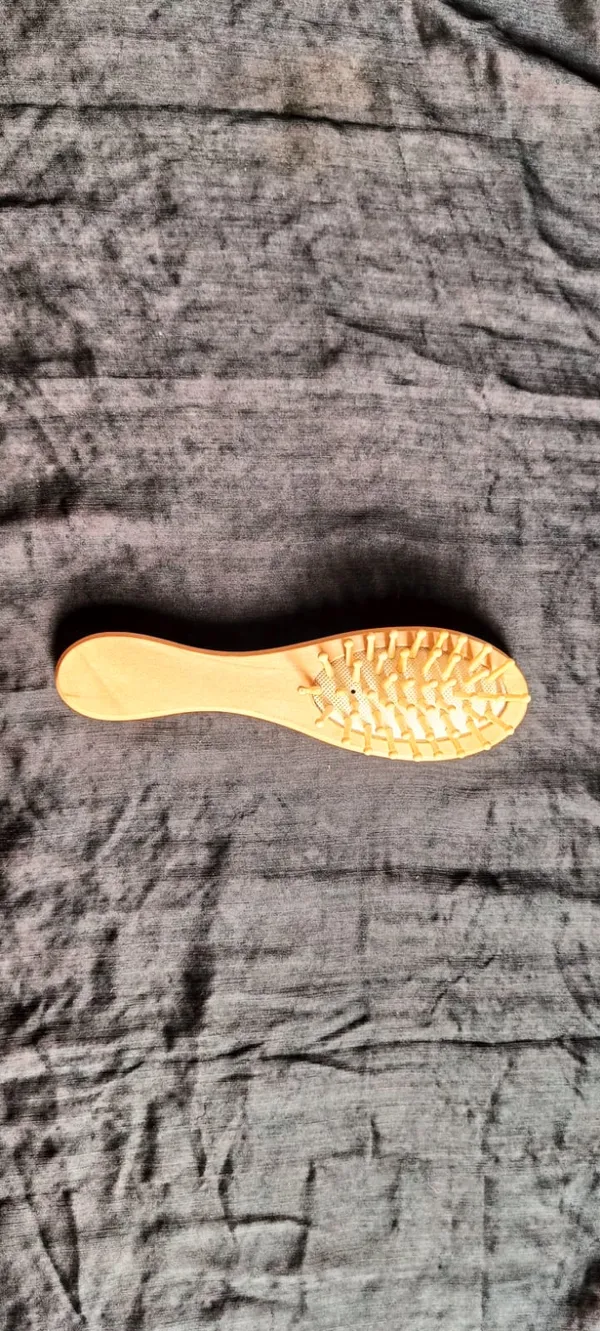 Bamboo_Hair_Brush_With_Wooden_Pins_Natural_Paddle_Brush_For_Detangling_And_Scalp_Massage