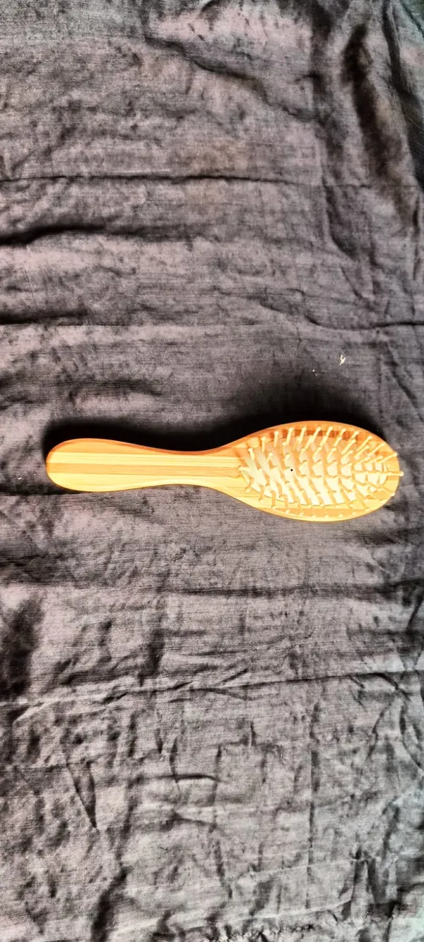 Bamboo_Hair_Brush_With_Wooden_Pins_Natural_Paddle_Brush_For_Detangling_And_Scalp_Massage
