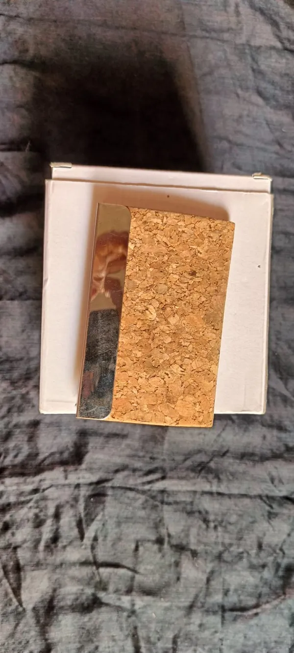 Bamboo_Alm_Card_Holder