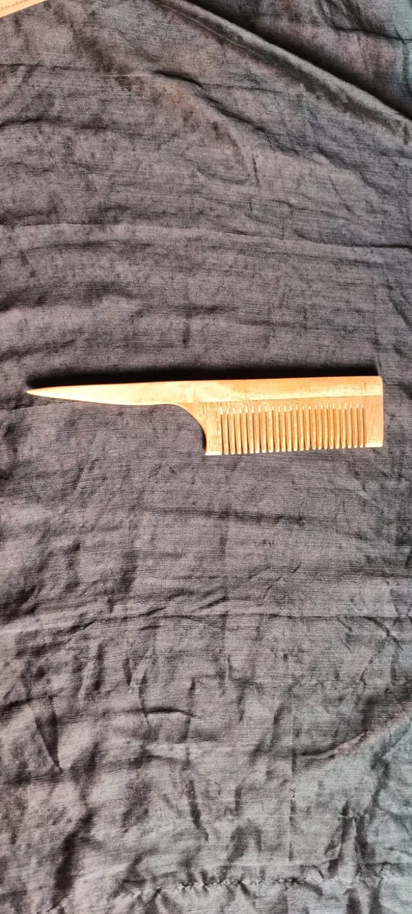 100_Percent_Natural_Neem_Wood_Comb_With_Handle_Pack_Of_2