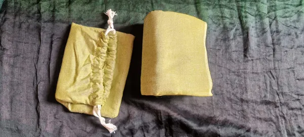 Gold_Color_Bamboo_Both_Towel_With_Storage_Bag_Set_Pack_Of_1