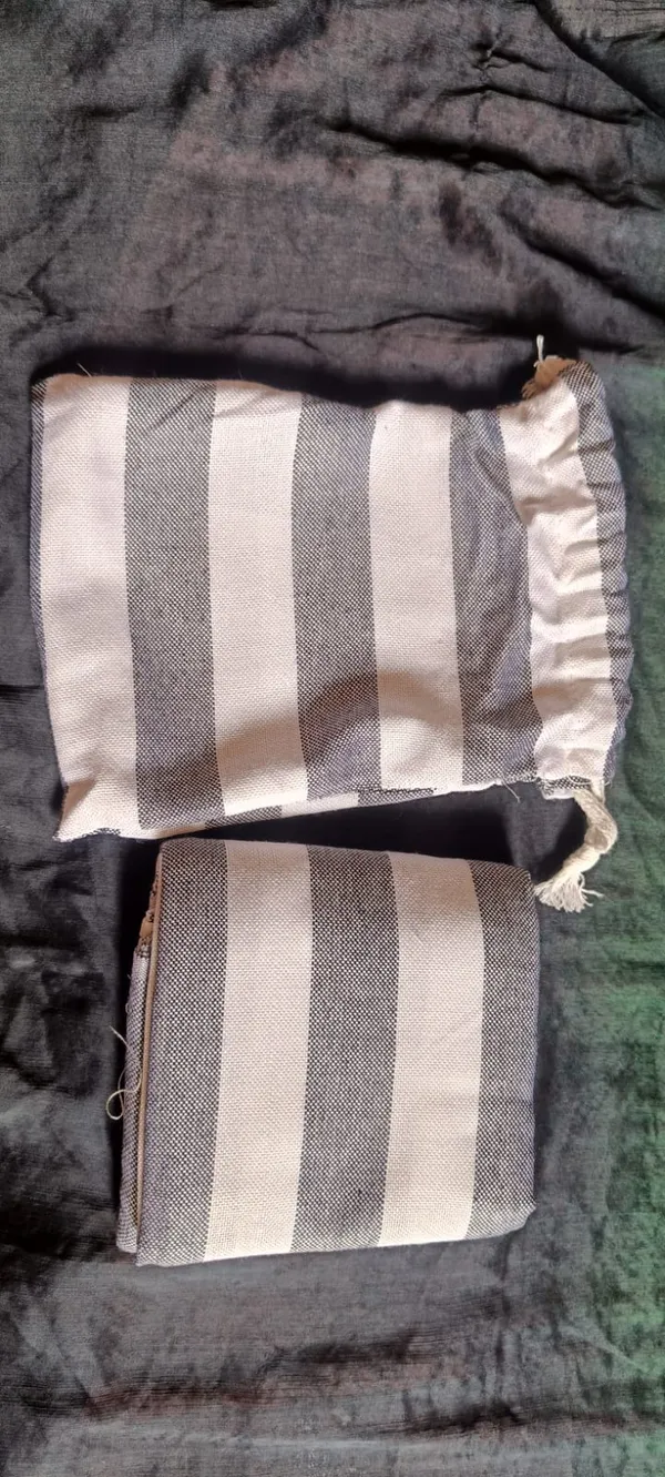 Gray_And_White_Color_Bamboo_Both_Towel_With_Storage_Bag_Set_Pack_Of_1