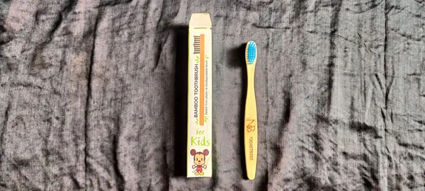Bamboo_Toothbrush_Eco_Friendly_Biodegradable_Dental_Care_Pack_Of_8