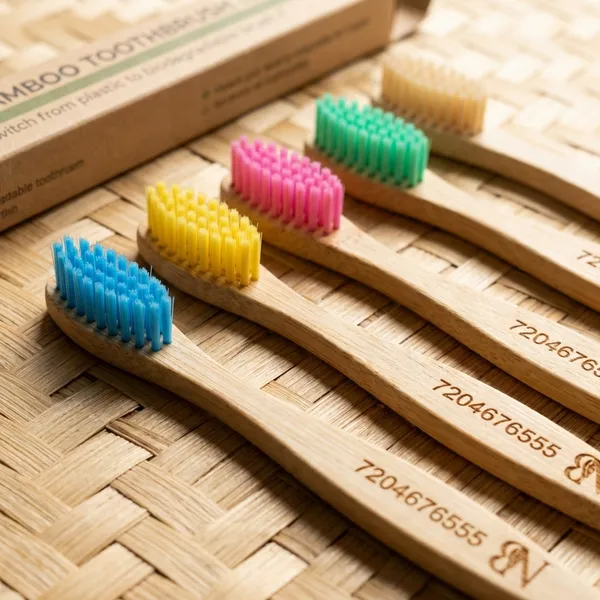 Eco_Friendly_Bamboo_Toothbrush_Set_With_Multicolor_Bristles_Pack_Of_8