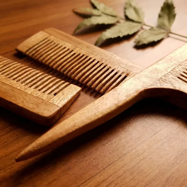 100_Percent_Natural_Neem_Wood_Comb_With_Handle_Pack_Of_2