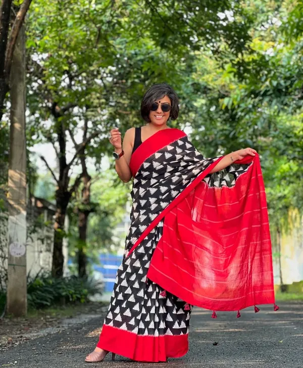 Black_And_Red_Geometric_Print_Cotton_Silk_Saree_For_Women