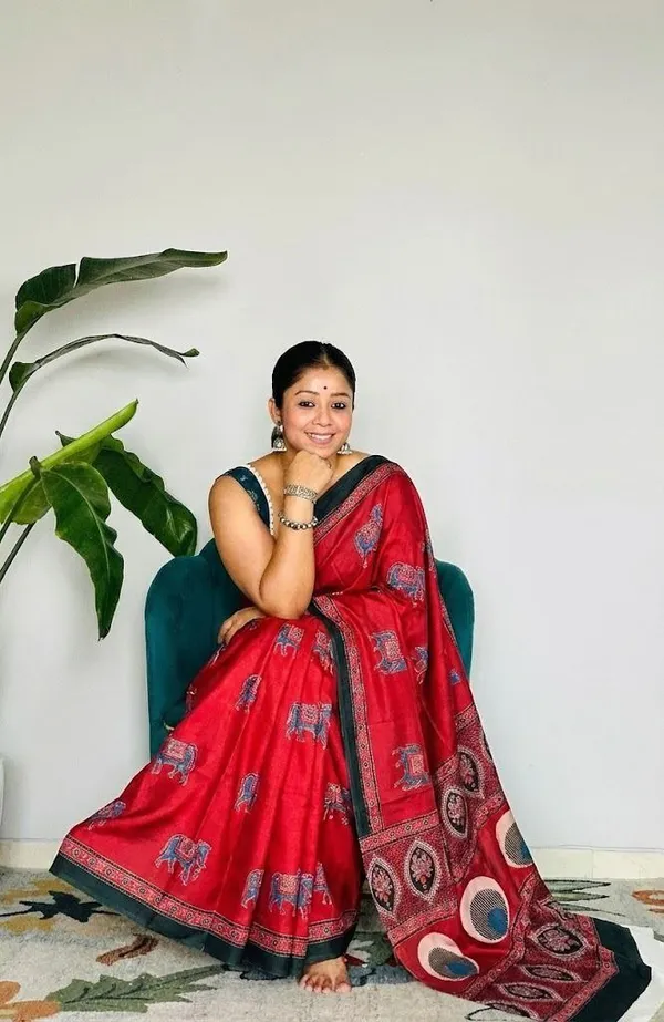 Red_Geometric_Print_Cotton_Silk_Saree_For_Women