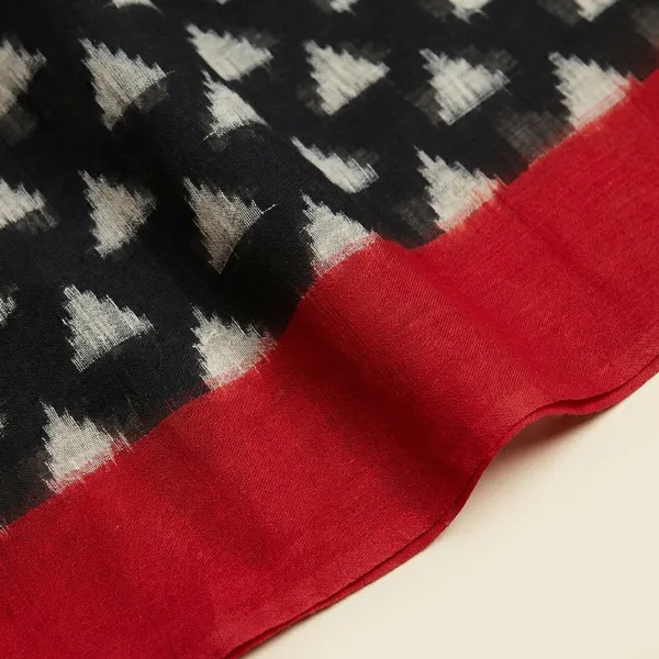 Black_And_Red_Geometric_Print_Cotton_Silk_Saree_For_Women