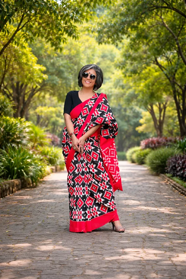 Red_And_Black_Geometric_Ikat_Inspired_Cotton_Silk_Saree_For_Women