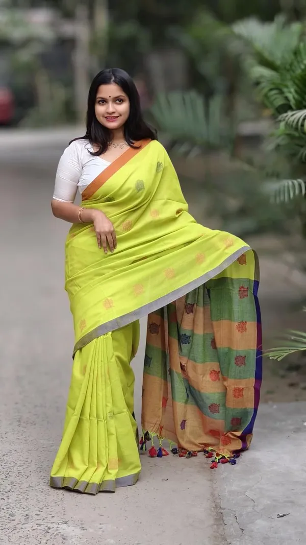 Yellow_Striped_And_Self_Design_And_Woven_Premium_Saree_For_Women