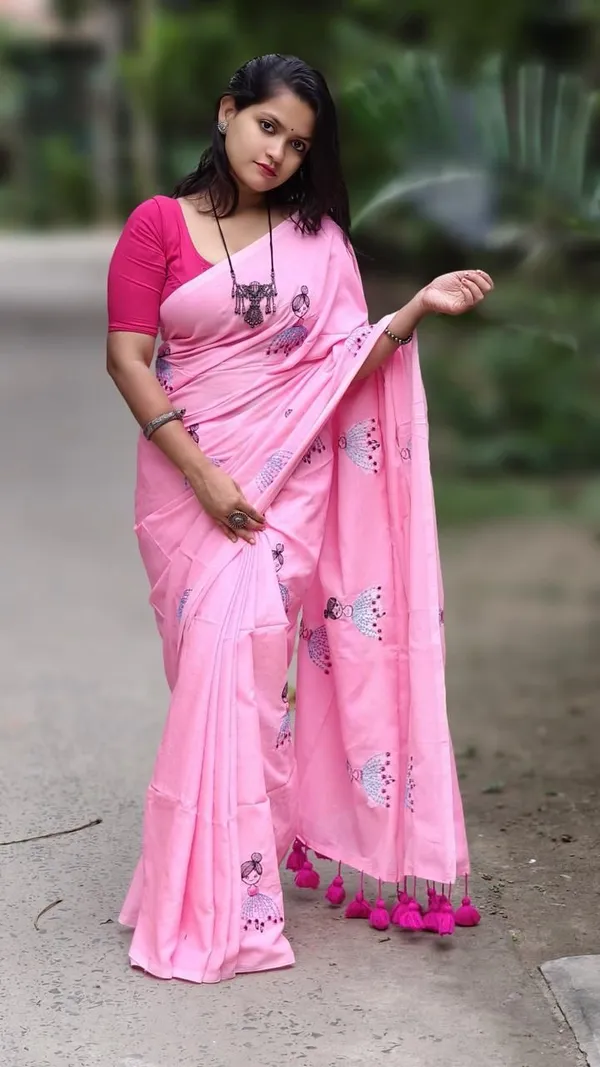 Light_Pink_Striped_And_Geometric_Print_And_Embroidered_And_Solid_And_Plain_And_Woven_Premium_Saree_For_Women