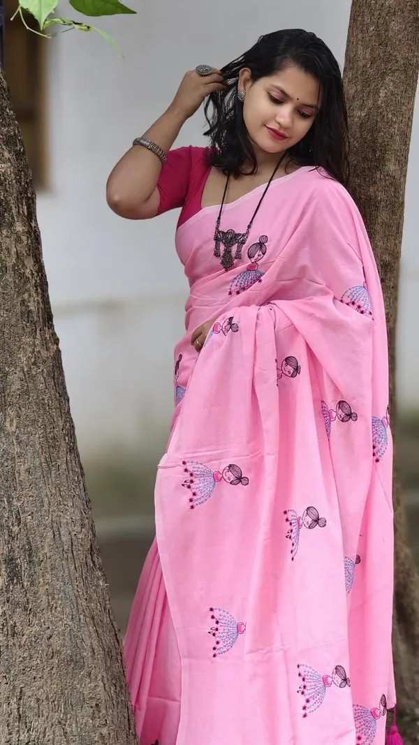 Light_Pink_Striped_And_Geometric_Print_And_Embroidered_And_Solid_And_Plain_And_Woven_Premium_Saree_For_Women