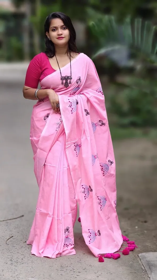 Light_Pink_Striped_And_Geometric_Print_And_Embroidered_And_Solid_And_Plain_And_Woven_Premium_Saree_For_Women