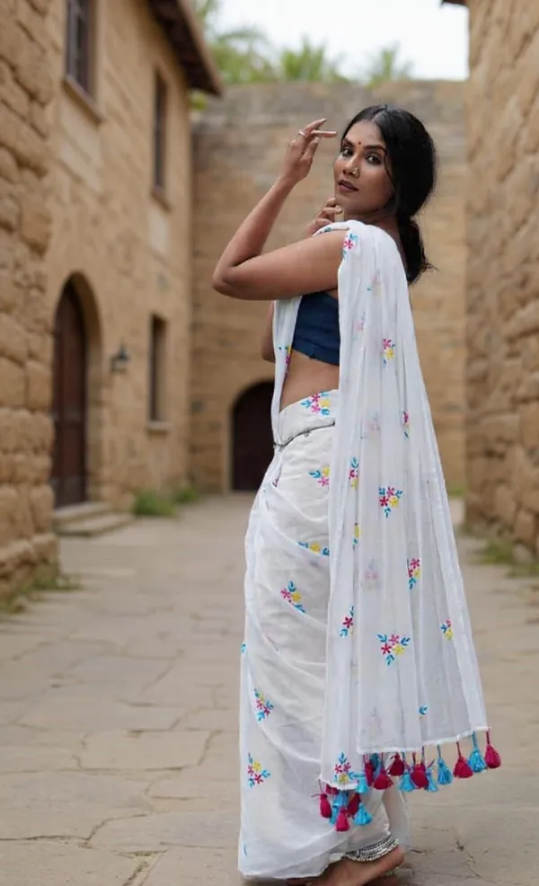 White_Digital_Print_Premium_Saree_For_Women