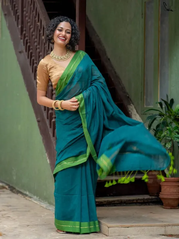 Maroon_Woven_Premium_Saree_For_Women