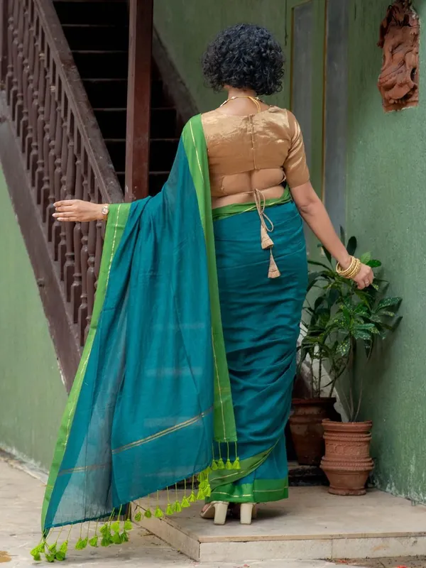 Maroon_Woven_Premium_Saree_For_Women