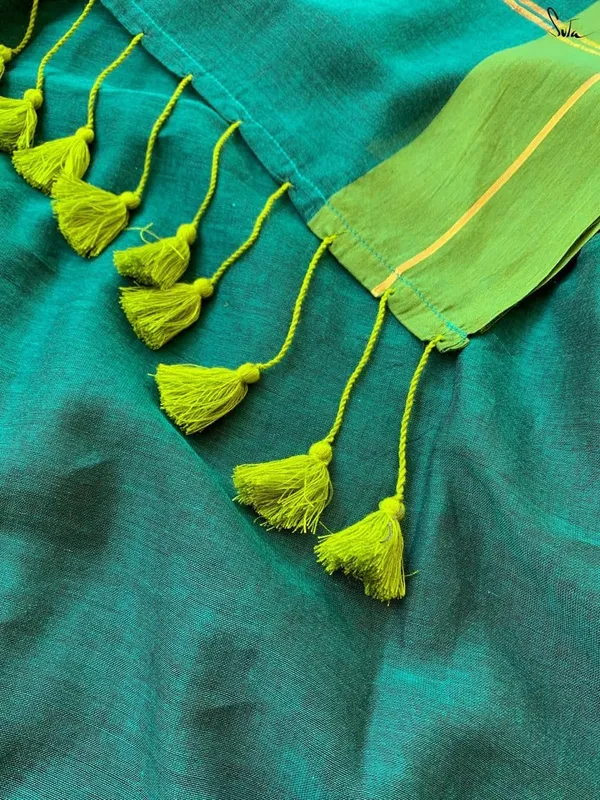 Maroon_Woven_Premium_Saree_For_Women