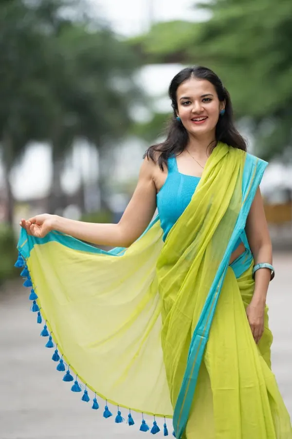 Maroon_Striped_And_Self_Design_And_Woven_Premium_Saree_For_Women