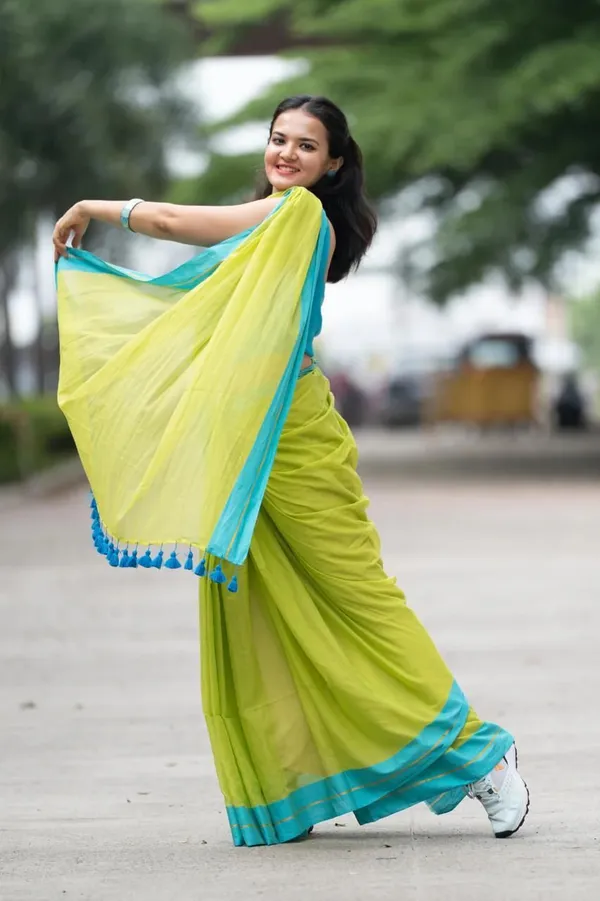 Maroon_Striped_And_Self_Design_And_Woven_Premium_Saree_For_Women