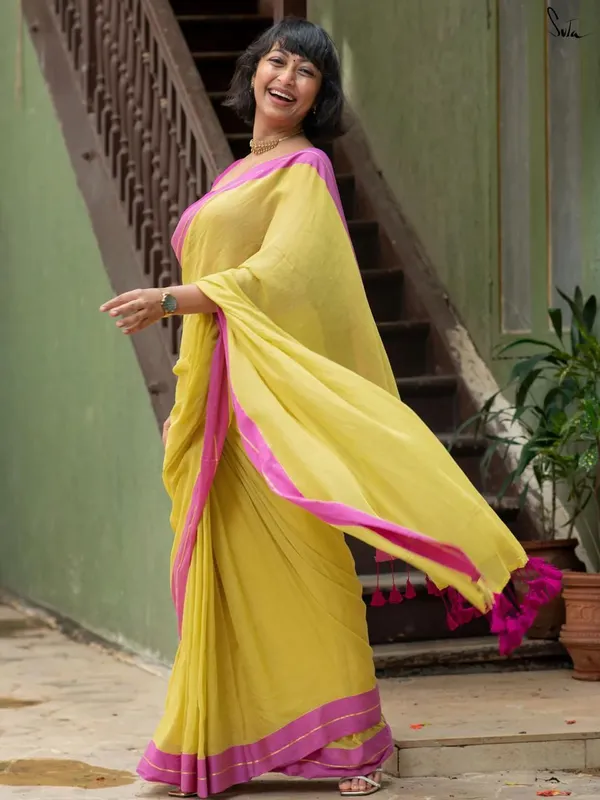 Maroon_Solid_And_Plain_Premium_Saree_For_Women