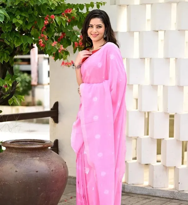 Light_Pink_Striped_Premium_Saree_For_Women