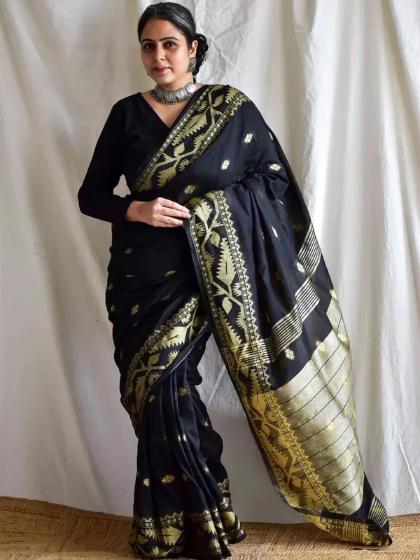Black_And_Gold_Woven_Premium_Saree_For_Women