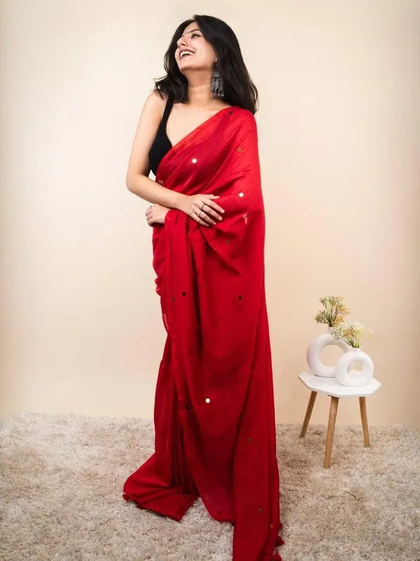 Red_Woven_Premium_Saree_For_Women