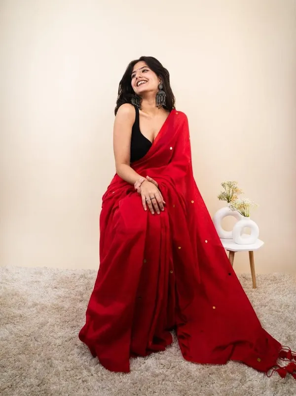Red_Woven_Premium_Saree_For_Women