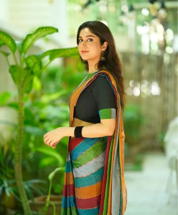 Multicolor_Embroidered_Premium_Saree_For_Women