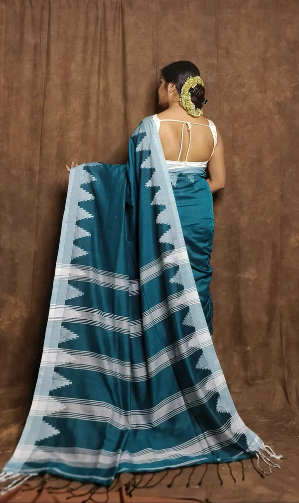 Black_And_White_Embroidered_Premium_Saree_For_Women