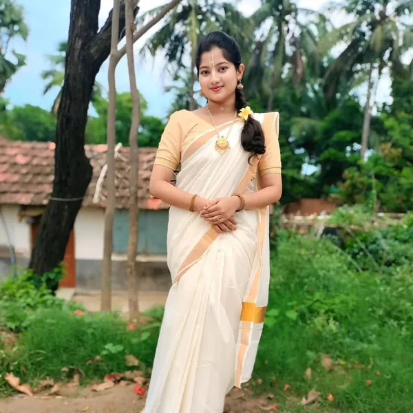 White_Woven_Premium_Saree_For_Women