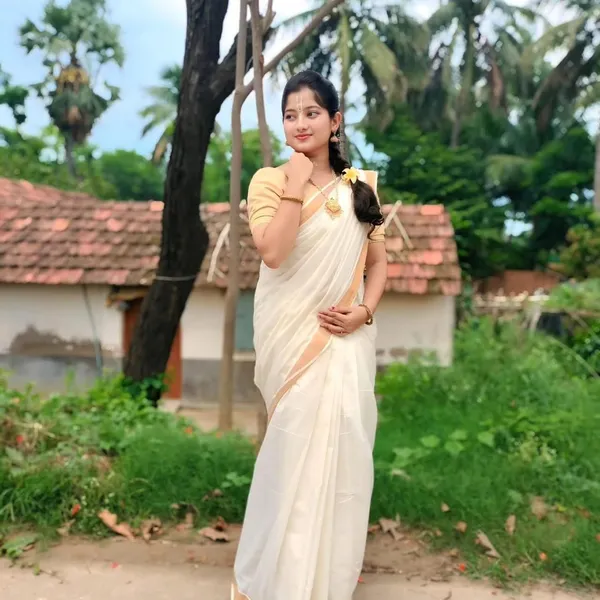 White_Woven_Premium_Saree_For_Women
