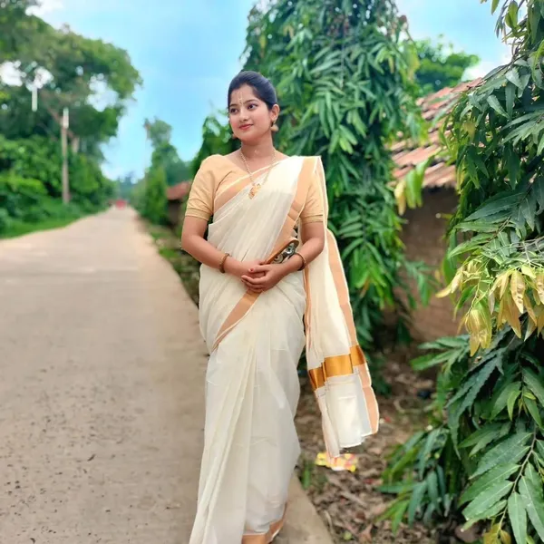 White_Woven_Premium_Saree_For_Women