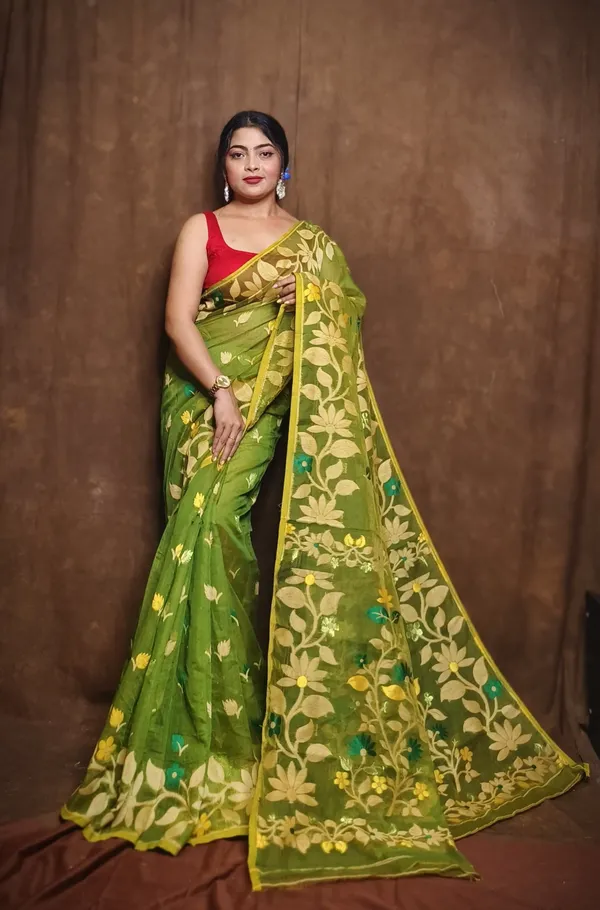 Green_Floral_Print_And_Woven_And_Geometric_Print_And_Printed_Premium_Saree_For_Women
