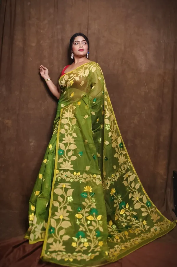 Green_Floral_Print_And_Woven_And_Geometric_Print_And_Printed_Premium_Saree_For_Women