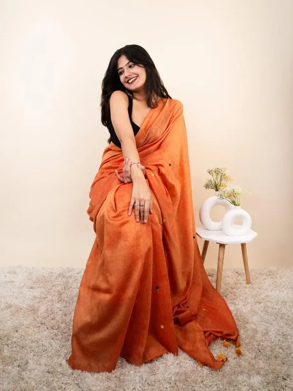 Pink_And_White_Color_Block_Premium_Saree_For_Women
