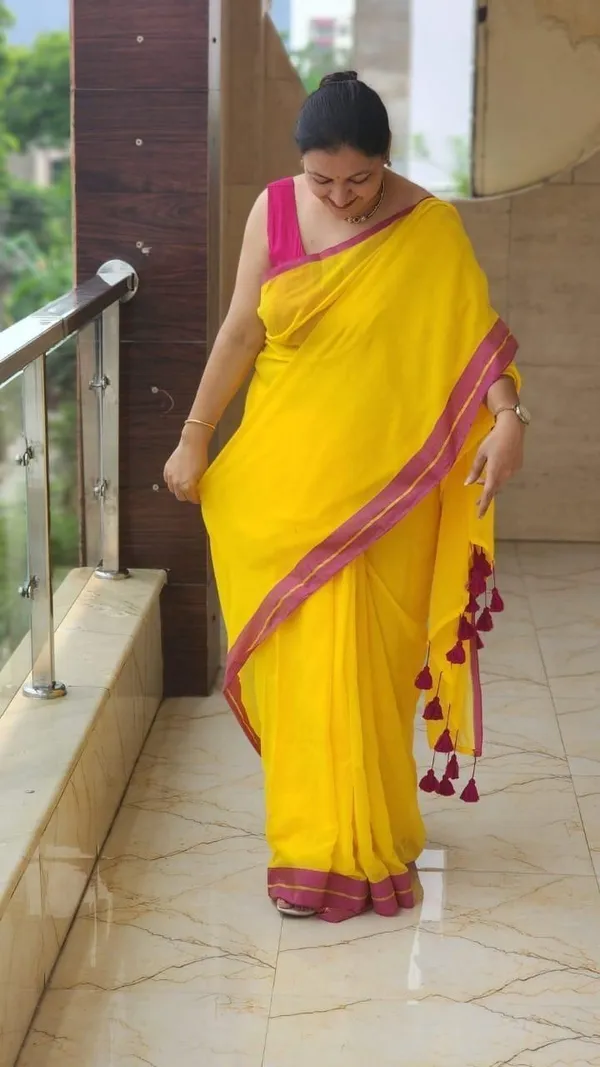 Maroon_Color_Block_Premium_Saree_For_Women