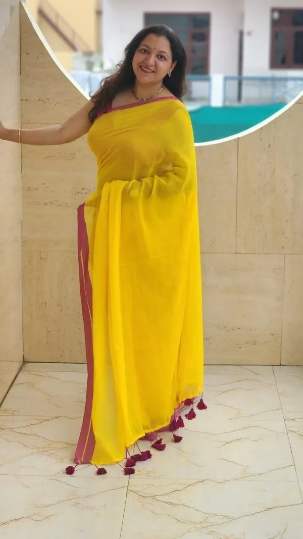 Maroon_Color_Block_Premium_Saree_For_Women