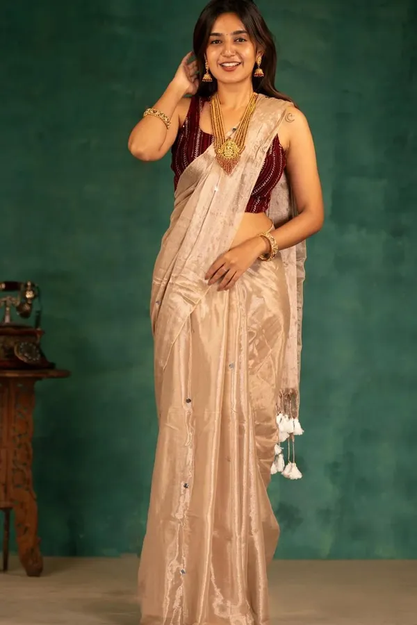Cream_Woven_Premium_Saree_For_Women