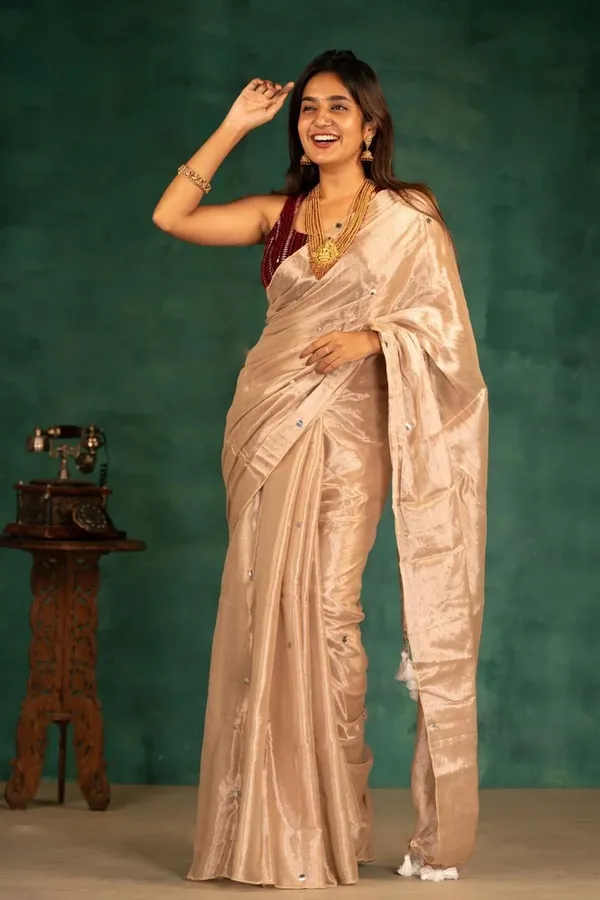 Cream_Woven_Premium_Saree_For_Women