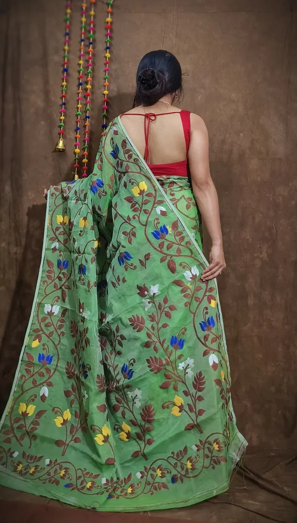Pink_And_Beige_Woven_Premium_Saree_For_Women
