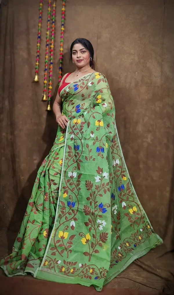 Pink_And_Beige_Woven_Premium_Saree_For_Women